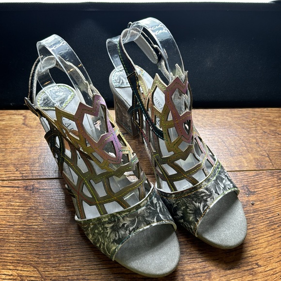 L’Artiste Shoes - L’Artiste Amora Leather Laser Cut Peep Toe Sandal Size 9 European Size 40